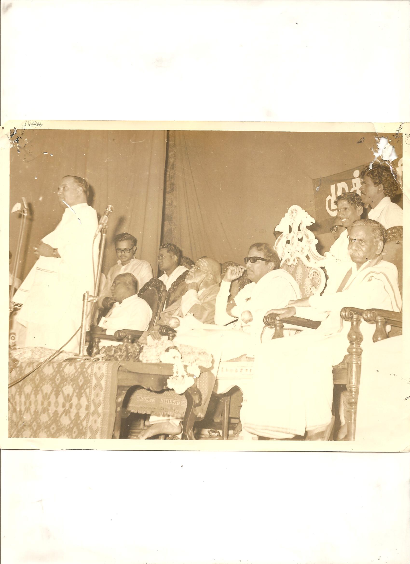 தலைவர்களுடன் புகைப்படம்